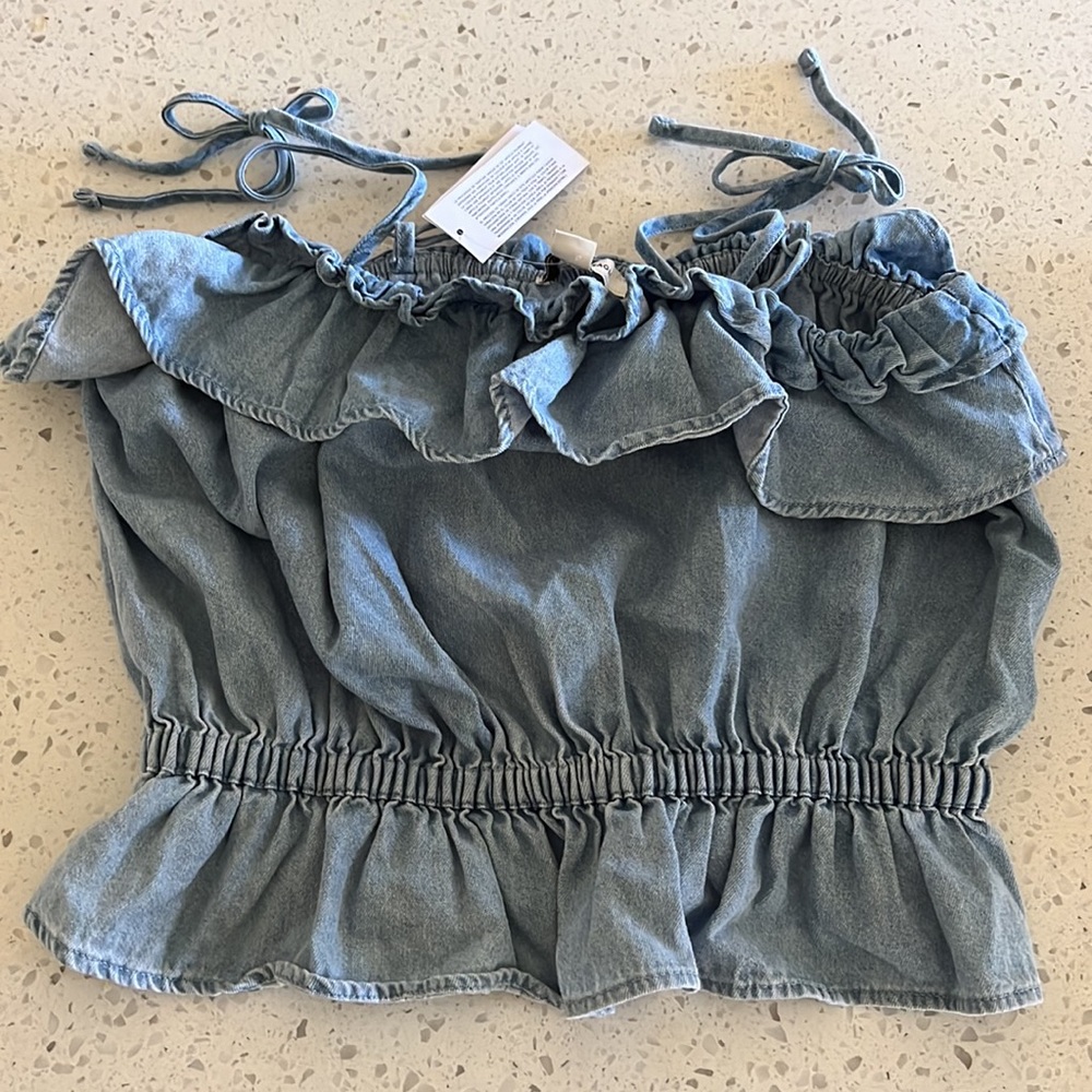 AE Chambray Ruffle Top - Picture 4 of 4